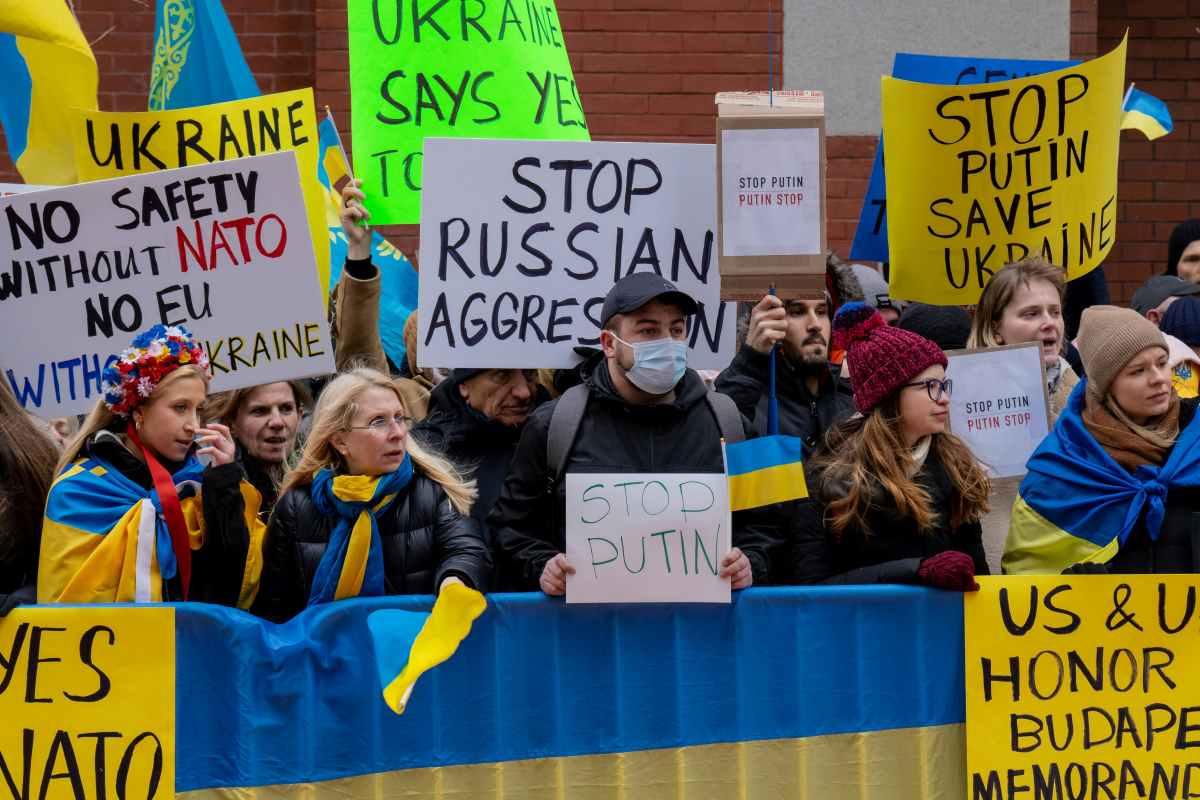 Russian peace signals: diplomacy or a political trap?