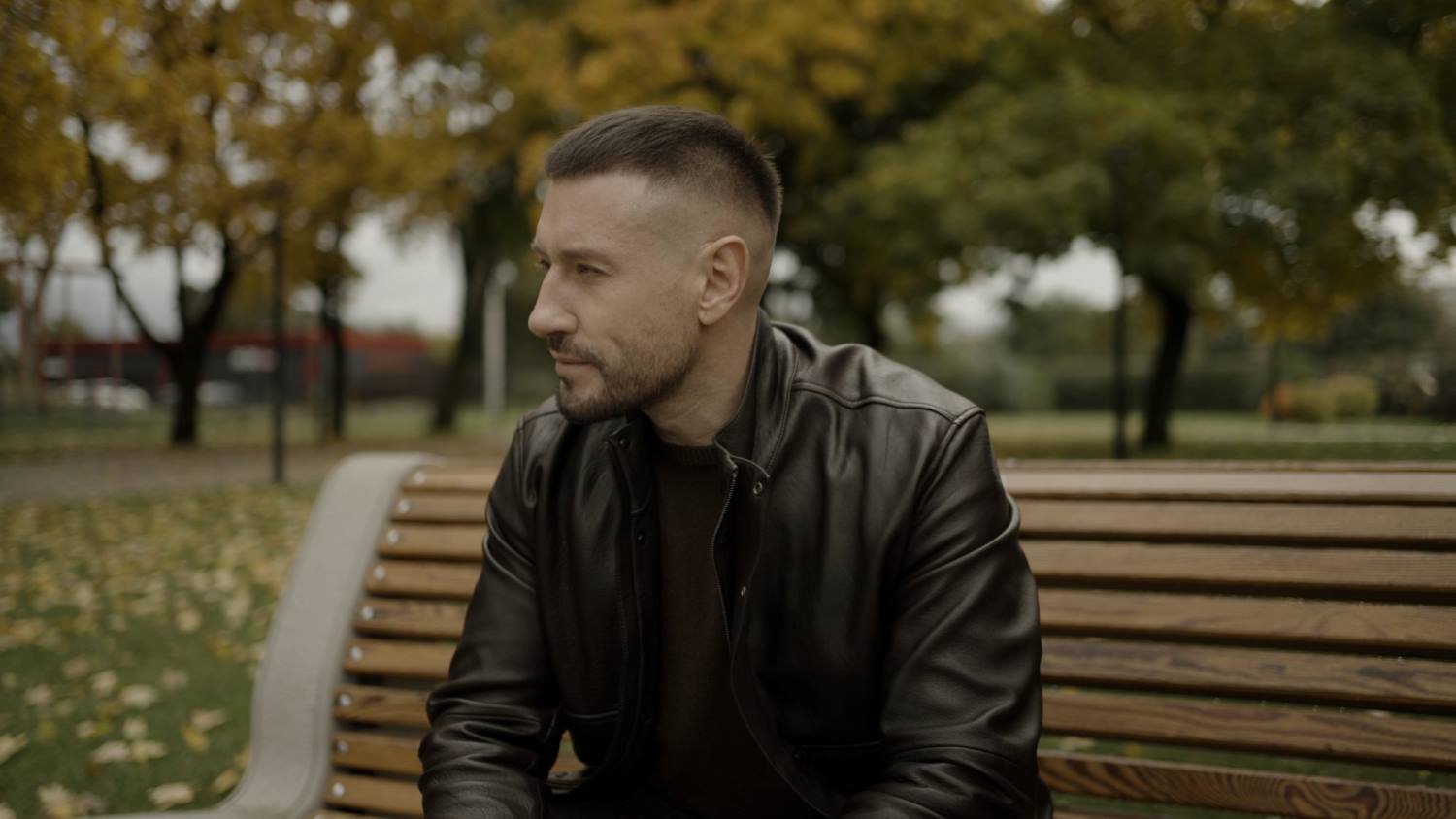 Новий сингл Андрія Кравченка «Дитинство» – емоційне повернення до минулого, яке живе в серці