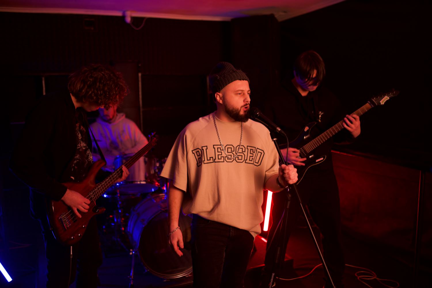 Новий сингл MoNaKiss «Мудак»: емоційна pop punk rock історія про розчарування і правду