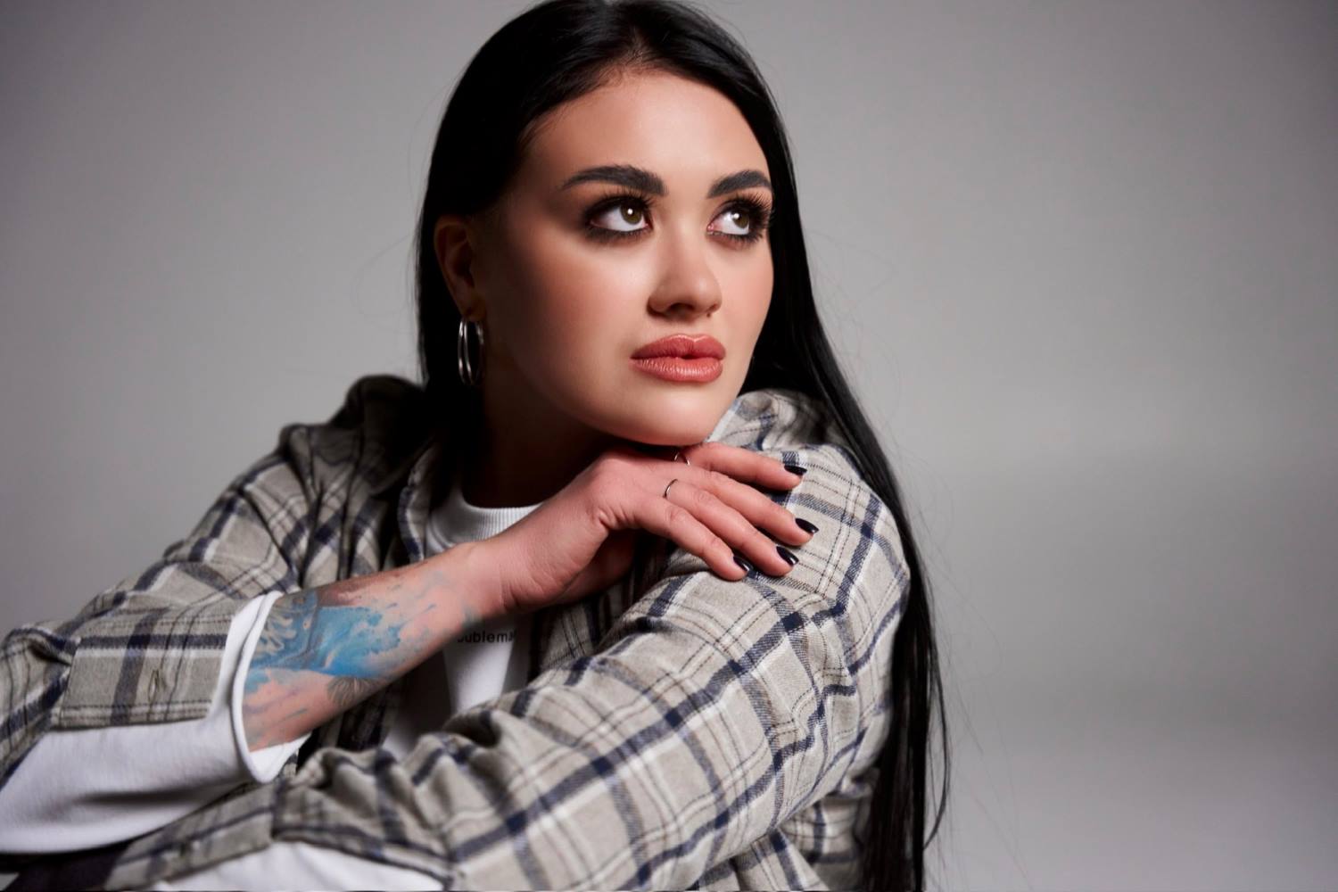 Ілюзія спокою породжує нове: YASENSOVA з синглом «Нірвана»