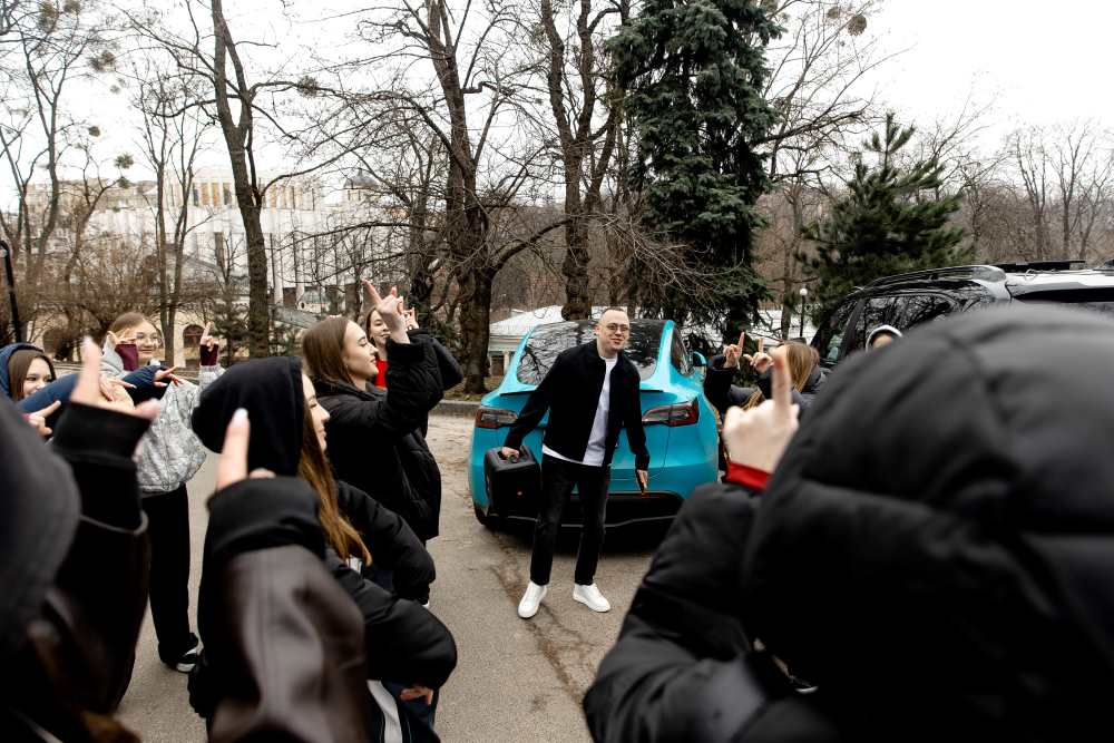 Презентовано трек «Молодість» від THE OLEG, який швидко набирає популярність у соцмережах