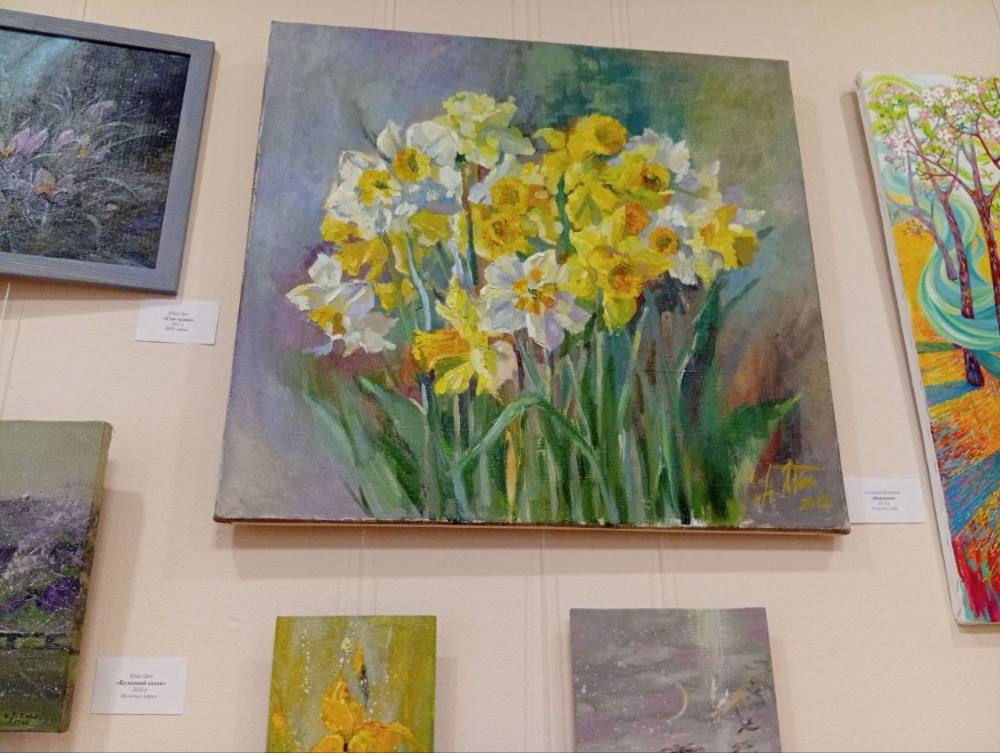 Мистецтво, благодійність і весняне натхнення: як відкривалася виставка «Весна красна» у Києві